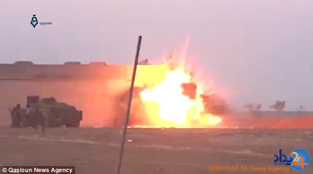انفجار ناخواسته بمب‌گذار انتحاری داعش پیش از رسیدن به هدف (فیلم و تصاویر)