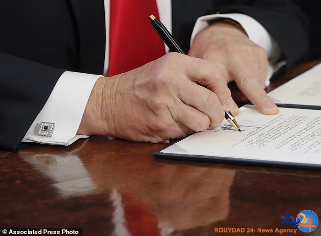 خودکارهای ترامپ به دلیل تعدد دستورات اجرایی ته کشید (تصاویر)