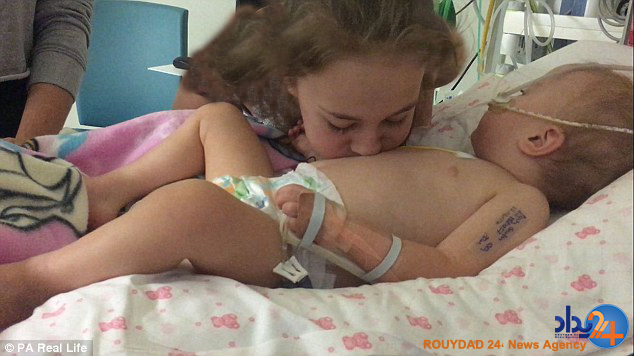 بهبودی عجیب یک نوزاد با فوت خواهرش (تصاویر)