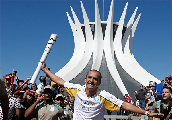 گزارش تصویری از روشن شدن مشعل المپیک 2016 در برزیل