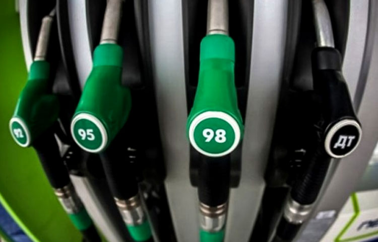 مجلس تکلیف بنزین را روشن کرد/ کارت‌های سوخت بدون هیچگونه افزایش قیمتی احیا می‌شوند