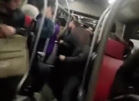 کتک زدن مردم با زنجیر در اتوبوس تهران!