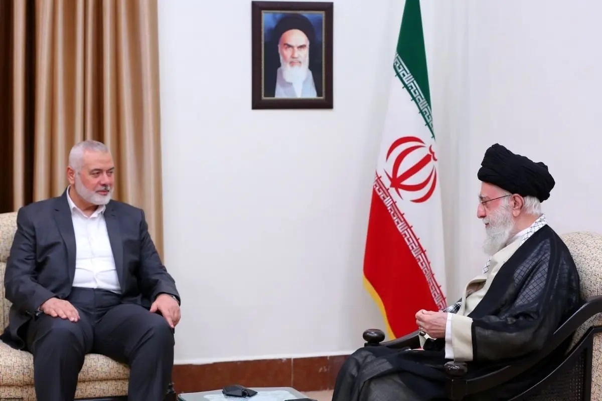 رهبر انقلاب در دیدار اسماعیل هنیه: جمهوری اسلامی ایران در حمایت از فلسطین و غزه تردید نخواهد کرد