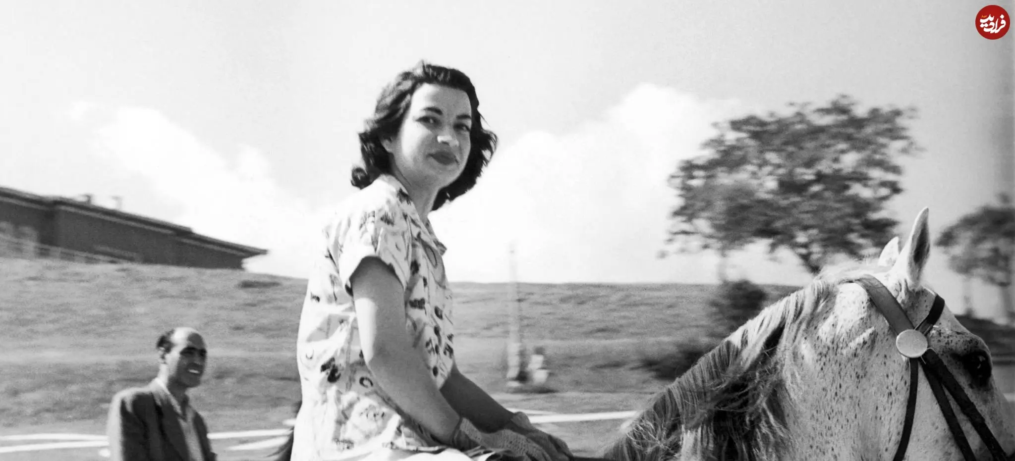 اشرف پهلوی در ۳۵سالگی؛ تصویری نادر از سواری در سال ۱۳۳۲