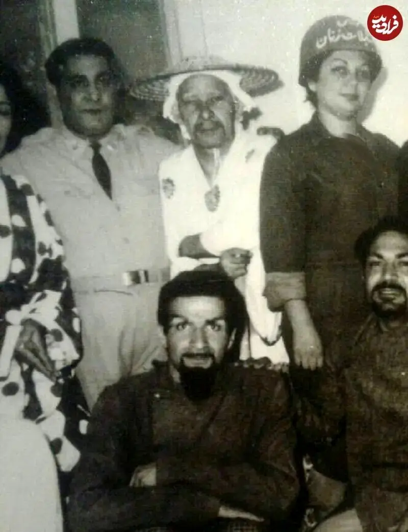 (عکس) حمیده خیرآبادی ۳۷ ساله در پشت صحنه یک تئاتر، سال ۱۳۴۰