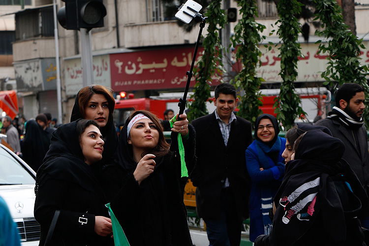 زنان ایرانی در راهپیمایی 22 بهمن