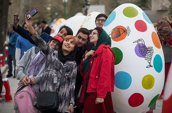 تخم مرغ آرایی جالب در پارک های تهران (تصویر)