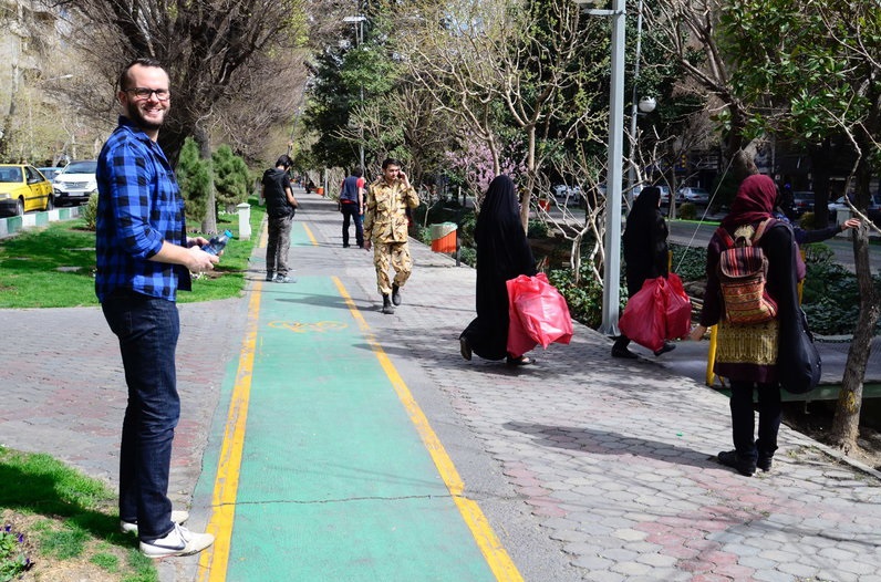 ماجراجوی آمریکایی در خیابان‌های تهران