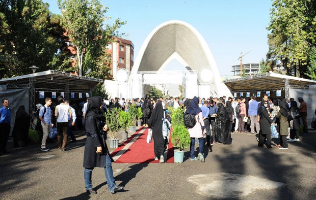 واکنش ها به اعتراضات دانشجویی در دانشگاه احمدی نژاد: مخالفت علم و صنعت با ابتذال جنبش دانشجویی