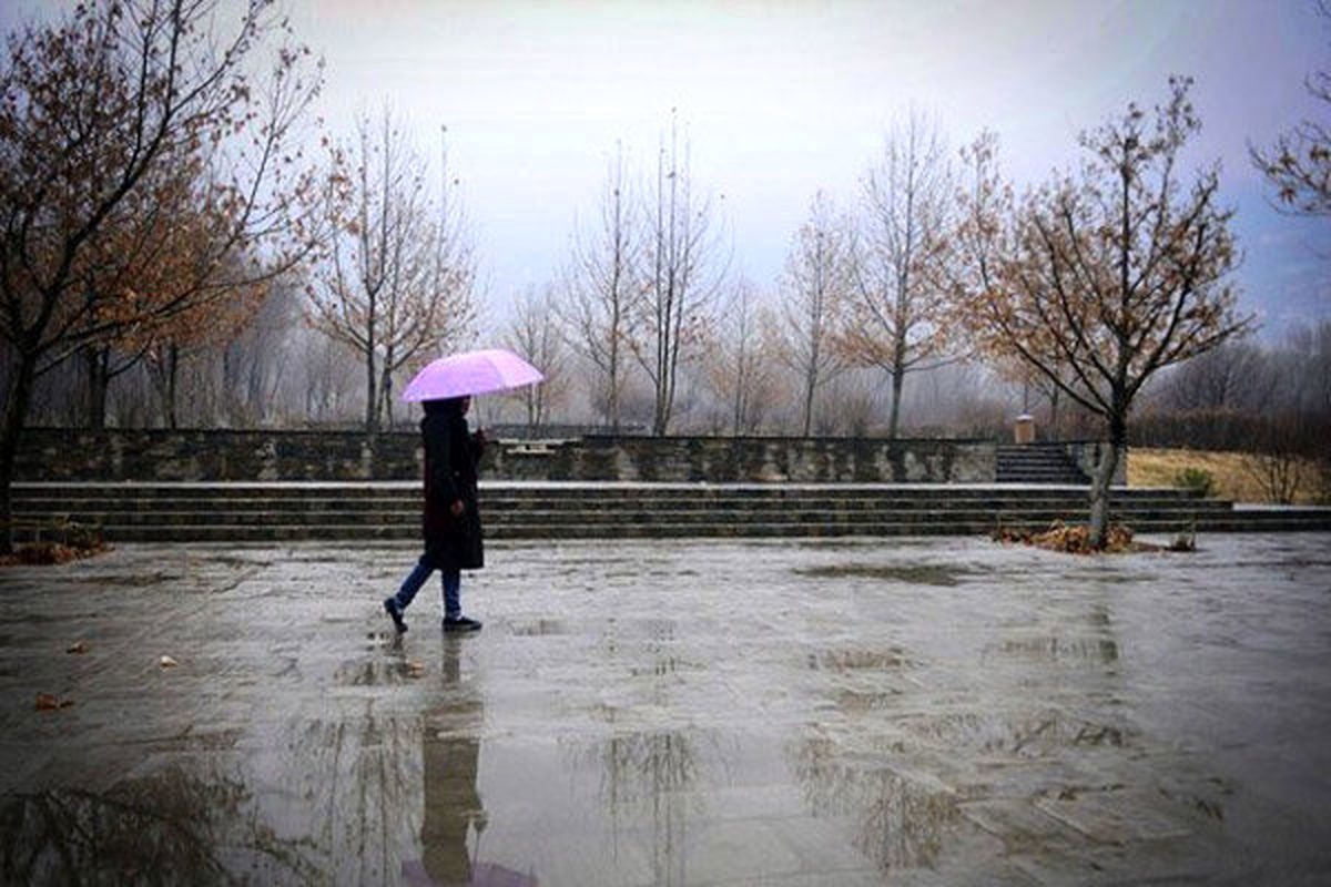 رگبار و رعد و برق در ۱۷ استان ایران