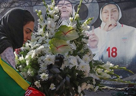 تشییع پیکر ملیکا محمدی در ورزشگاه حافظیه شیراز