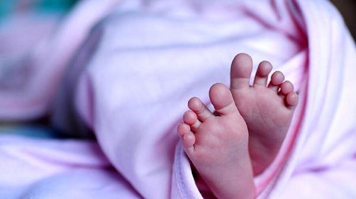 جان باختن یک نوزاد با قصور پزشکی در بیمارستان معروف تهران/ پزشک معالج: اگر ناراحتی نوزادت را ببر بیمارستان خصوصی!