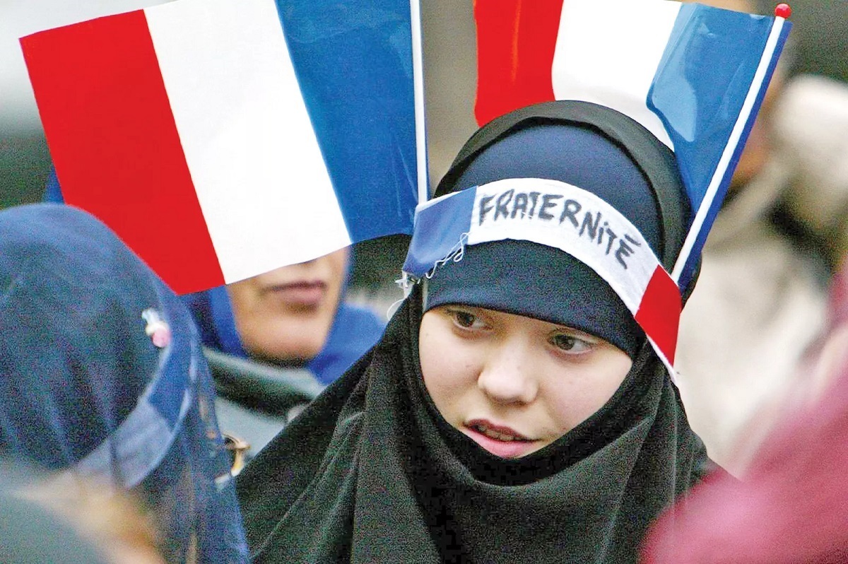 کمیته بین‌المللی المپیک قانون منع حجاب اجباری دولت فرانسه را رد کرد