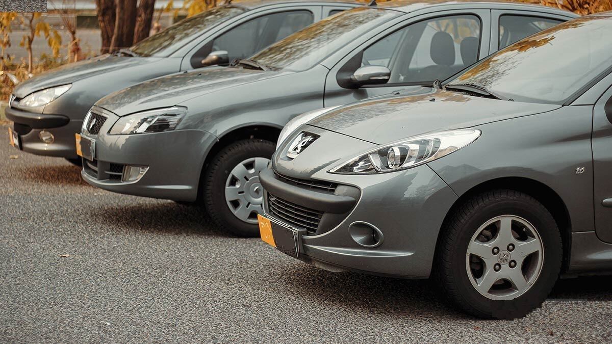 مقایسه رانا پلاس پانوراما و پژو ۲۰۷ پانوراما مقایسه رانا پلاس پانوراما و پژو ۲۰۷ پانوراما