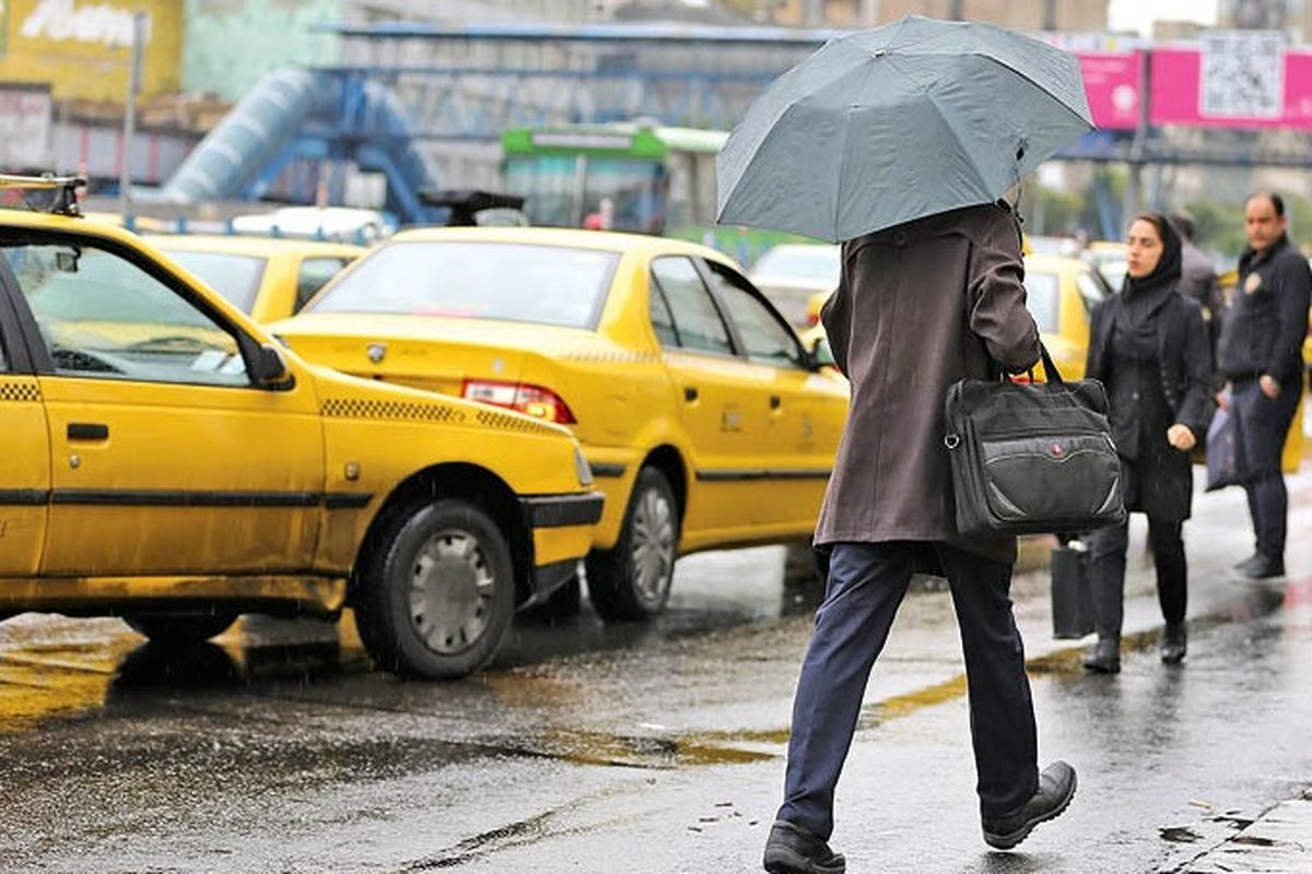زاکانی خطاب به شهروندان تهرانی: روزهای بارانی باید کرایه تاکسی بیشتری بپردازید!