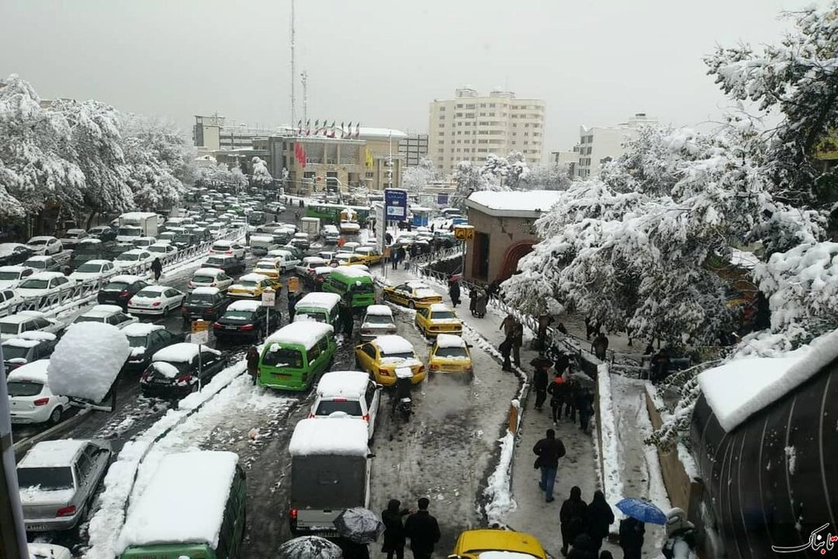 هشدار جدی؛ خیابان‌ها لغزنده است، رانندگان مراقب باشند| از سفر غیرضروری خودداری کنید