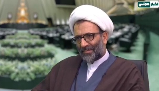 نقل قول عجیب از وزیر نفت؛ روزانه ۹ میلیون لیتر سوخت از قاچاقچیها میخریم! نقل قول عجیب از وزیر نفت؛ روزانه ۹ میلیون لیتر سوخت از قاچاقچیها میخریم!