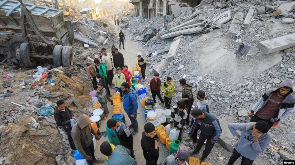 گزارش آسوشیتدپرس از شروع تدارکات برای خروج فلسطینیان از غزه گزارش آسوشیتدپرس از شروع تدارکات برای خروج فلسطینیان از غزه