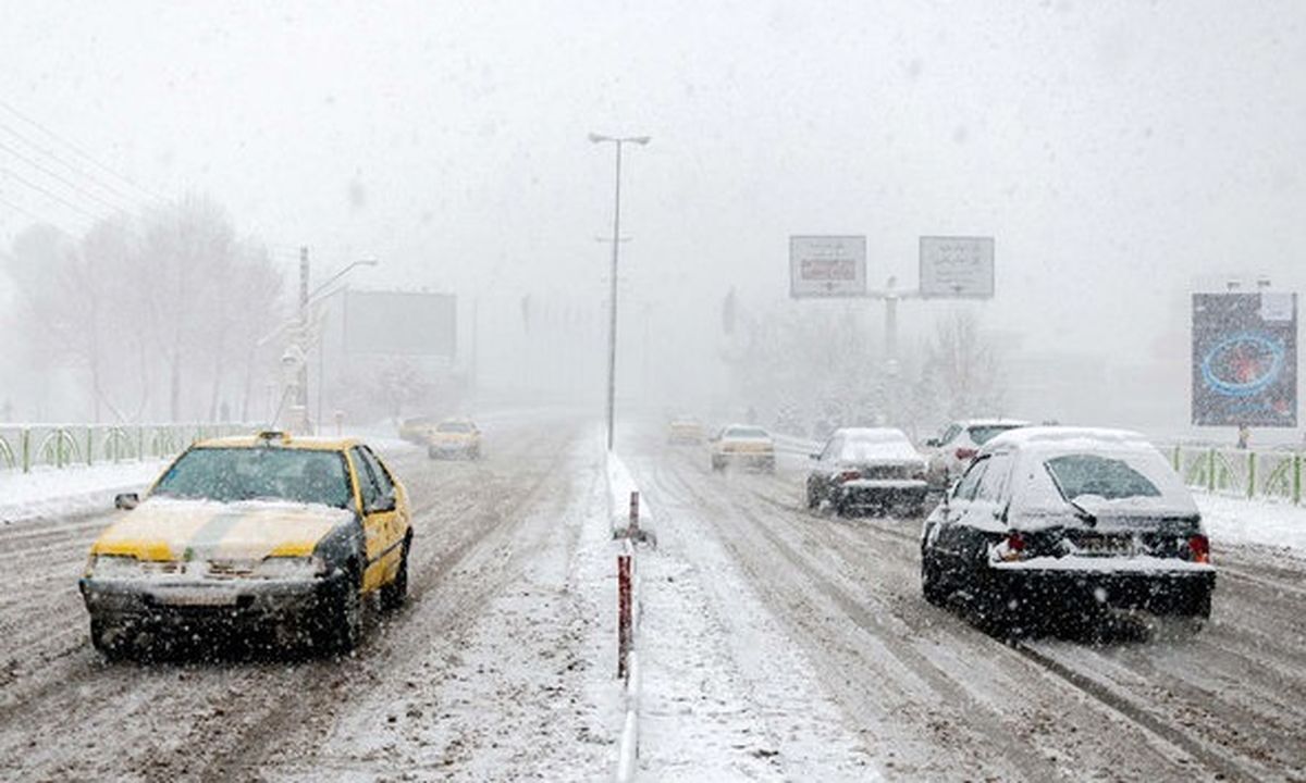 برف و باران در جاده‌های ۱۸ استان کشور