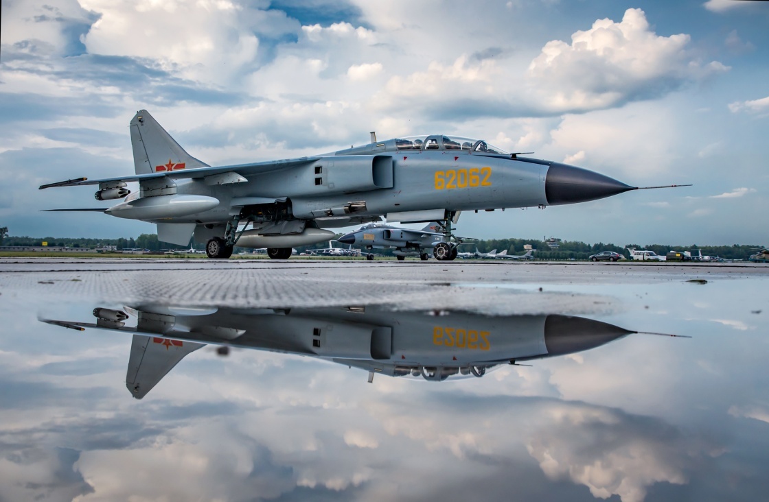 جنگنده بمب افکن شیان JH-۷ چین جنگنده بمب افکن شیان JH-۷ چین