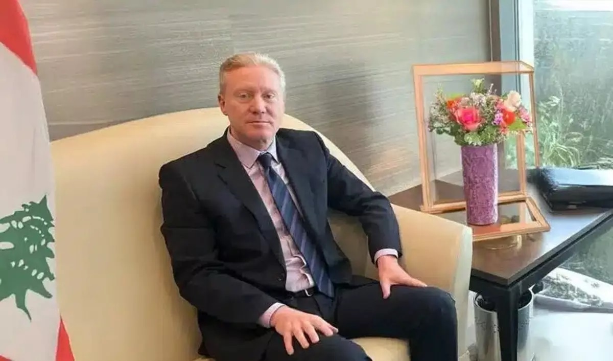 با مجوز ویژه از رئیس جمهور هواپیمای ایرانی توانست در روز تشییع سیدحسن نصرالله با ضمانت به زمین بنشیند با مجوز ویژه از رئیس جمهور هواپیمای ایرانی توانست در روز تشییع سیدحسن نصرالله با ضمانت به زمین بنشیند