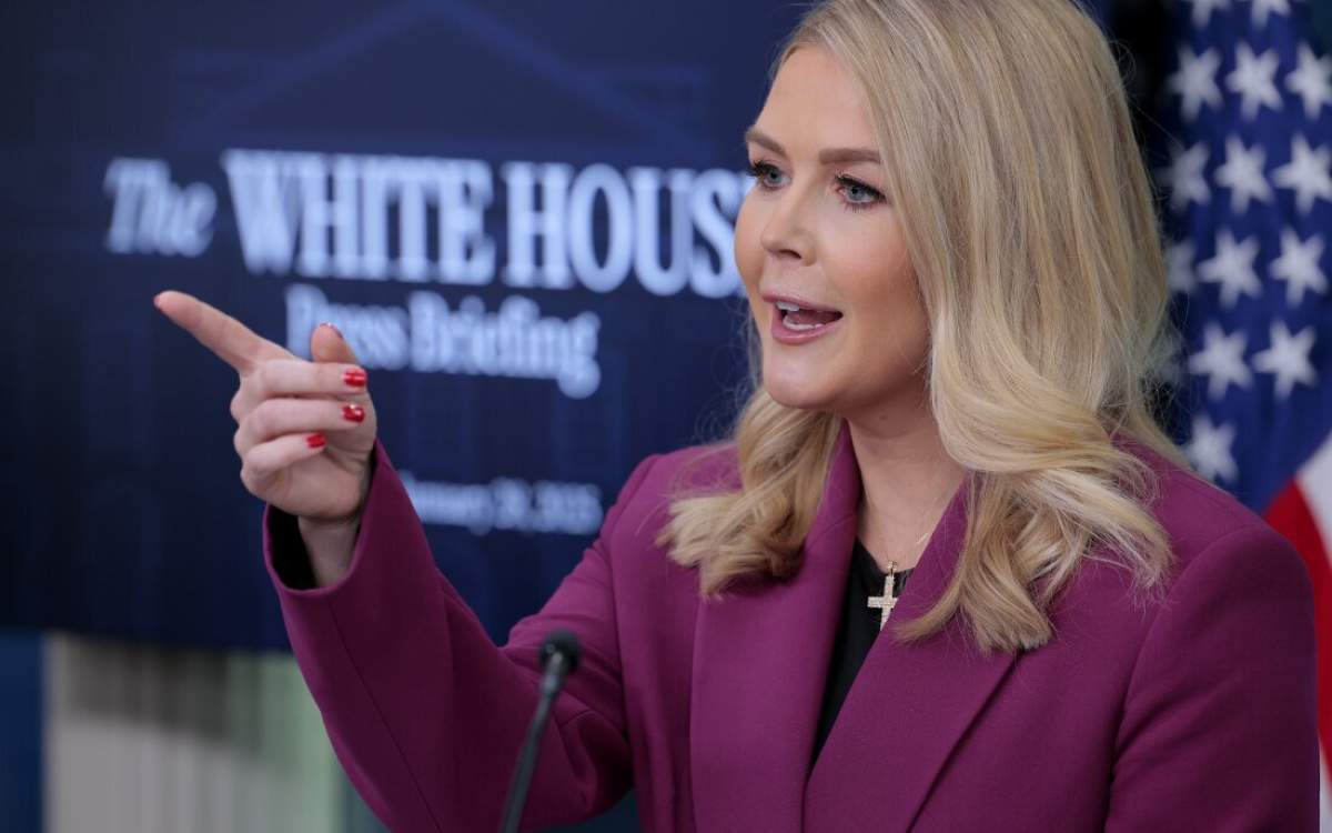 سخنگوی کاخ سفید: آمریکا دیگر چک بیحساب برای کییف صادر نمیکند سخنگوی کاخ سفید: آمریکا دیگر چک بیحساب برای کییف صادر نمیکند