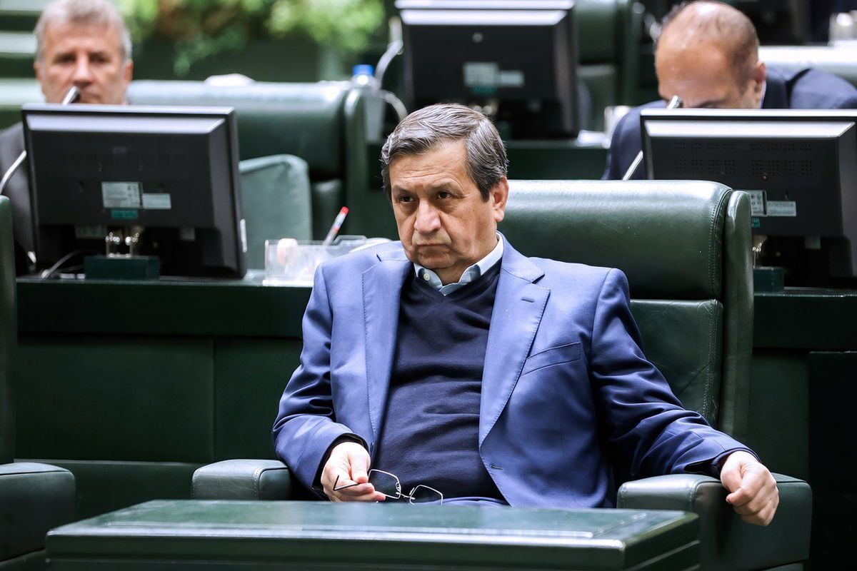 موافقان و مخالفان استیضاح همتی چه گفتند؟ موافقان و مخالفان استیضاح همتی چه گفتند؟