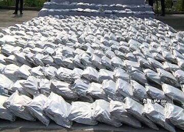 کشف ۱۹۰ کیلوگرم هروئین در فرودگاه + جزئیات کشف ۱۹۰ کیلوگرم هروئین در فرودگاه + جزئیات