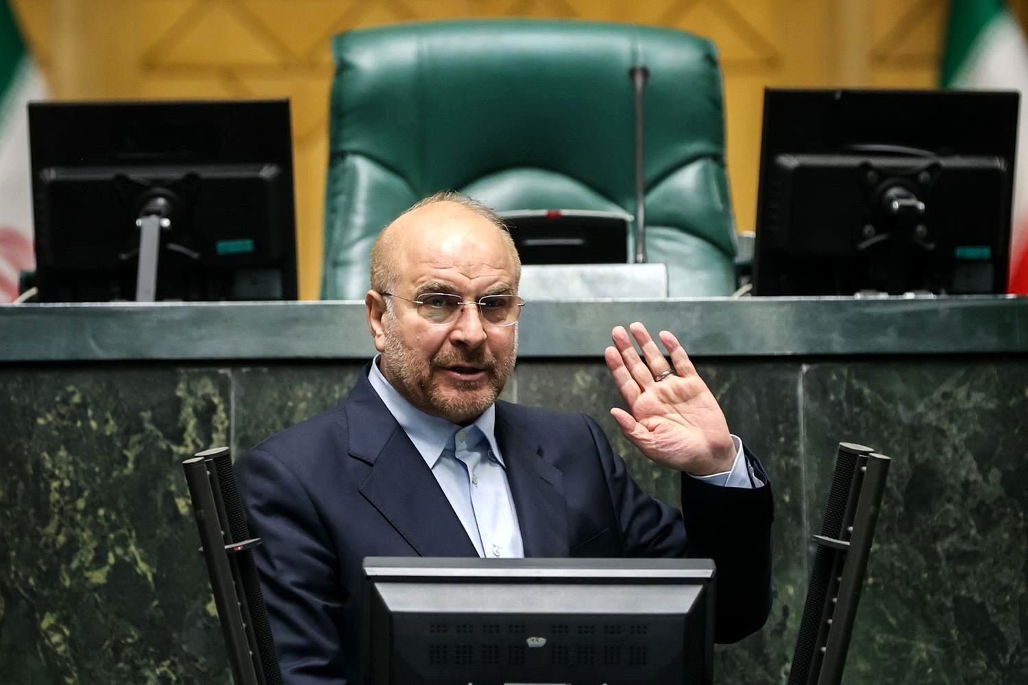 روزنامه نزدیک به قالیباف: میخواهند قالیباف را از جریان انقلاب خارج کنند روزنامه نزدیک به قالیباف: میخواهند قالیباف را از جریان انقلاب خارج کنند