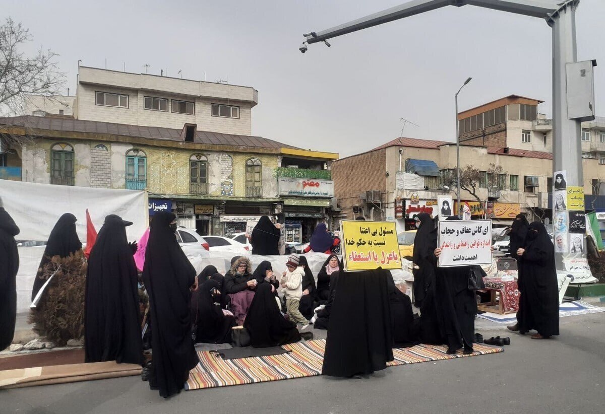 بازی خطرناک تجمعکنندگان حجاب؛ از تقابل با دولت تا کشاندن دعوا به سطح رهبری بازی خطرناک تجمعکنندگان حجاب؛ از تقابل با دولت تا کشاندن دعوا به سطح رهبری