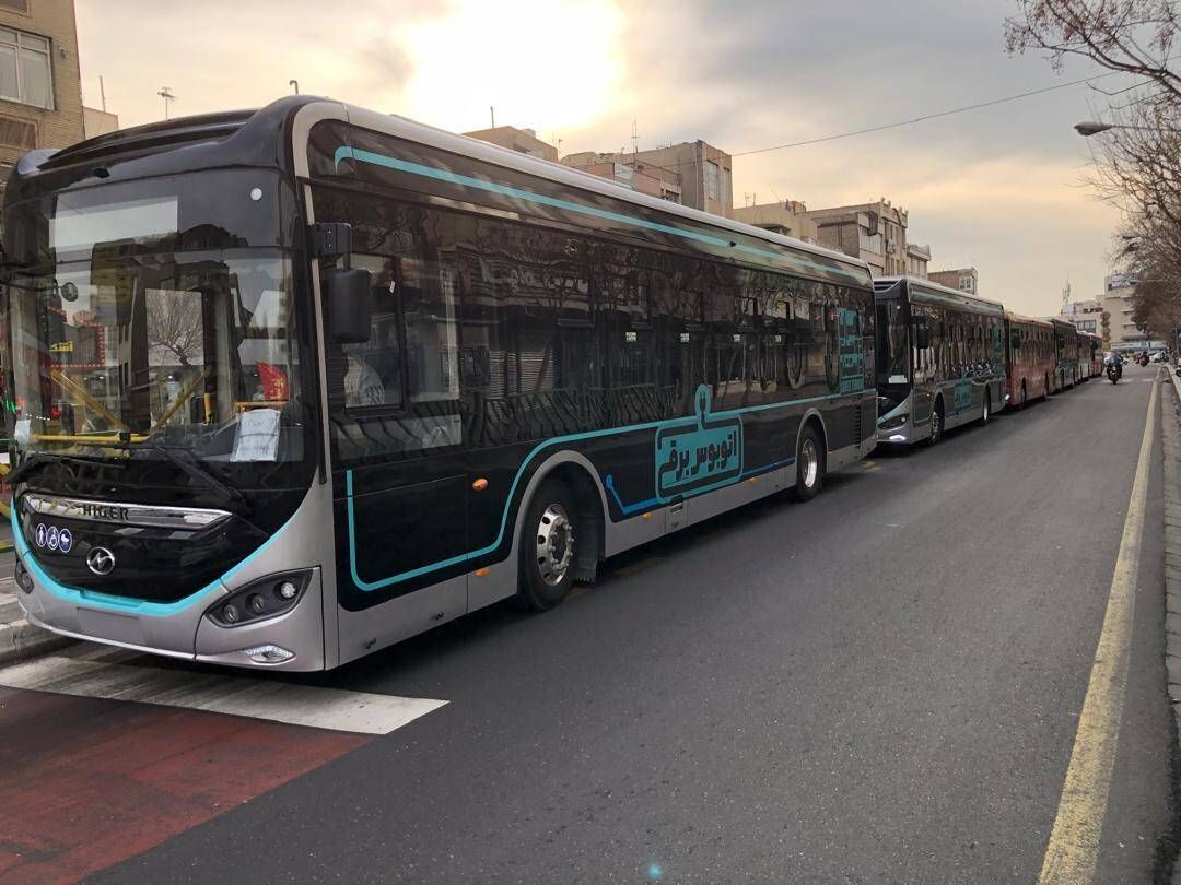رونمایی از اولین خطهای اتوبوس برقی در تهران رونمایی از اولین خطهای اتوبوس برقی در تهران