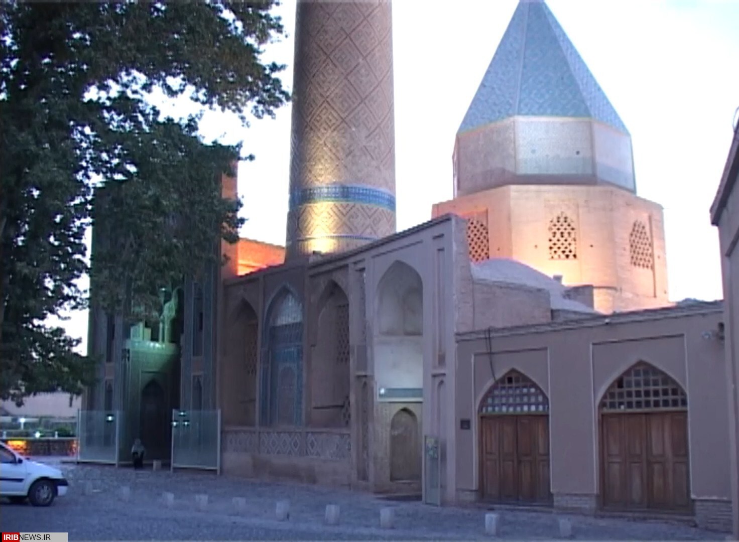 تخریب کاشی کاری ۷۰۰ ساله مسجد جامع نطنز +عکس تخریب کاشی کاری ۷۰۰ ساله مسجد جامع نطنز +عکس