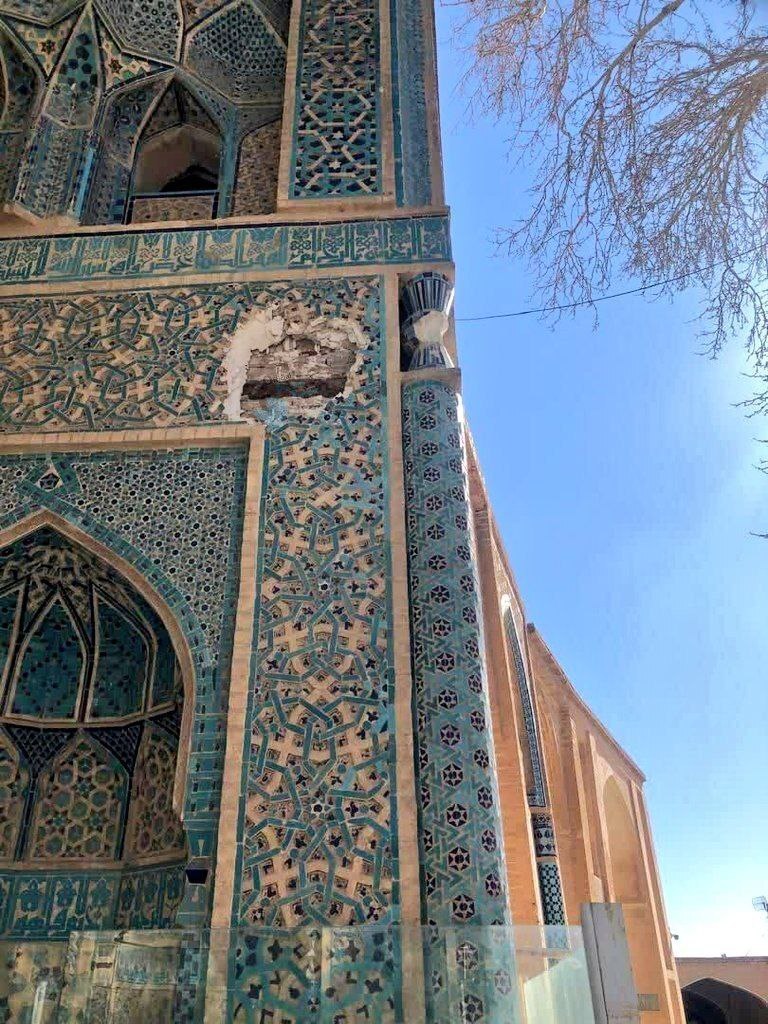 تخریب کاشی کاری ۷۰۰ ساله مسجد جامع نطنز +عکس تخریب کاشی کاری ۷۰۰ ساله مسجد جامع نطنز +عکس