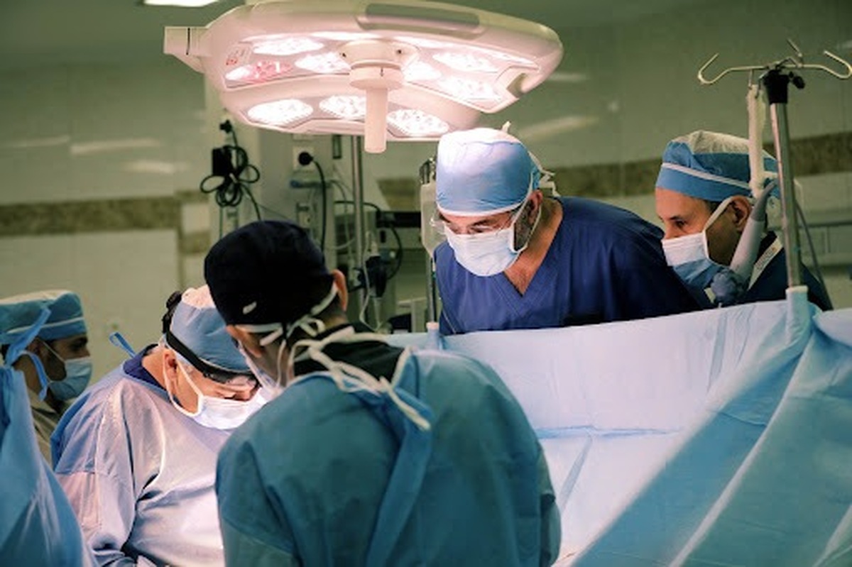 ویدئویی از کادر درمان ایرانی در اتاق عمل عمان وایرال شد
