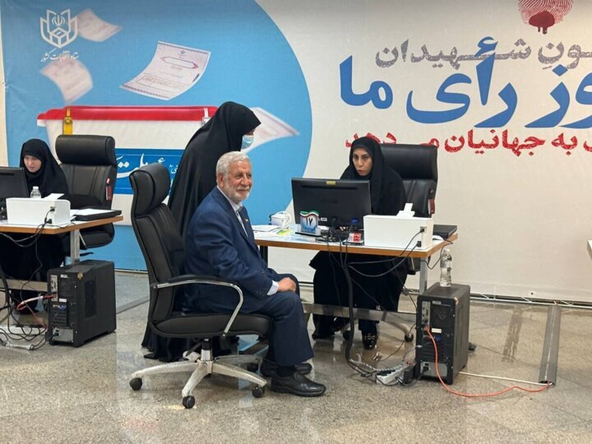 حبیب الله دهمرده هم به ستاد انتخابات کشور رفت