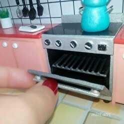 تصاویری از کوچک ترین کیک در آشپزخانه مینیاتوری