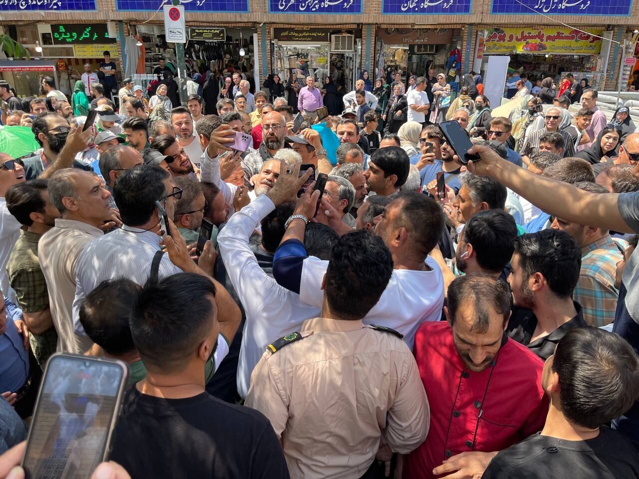 احمدی نژاد در بازار تهران