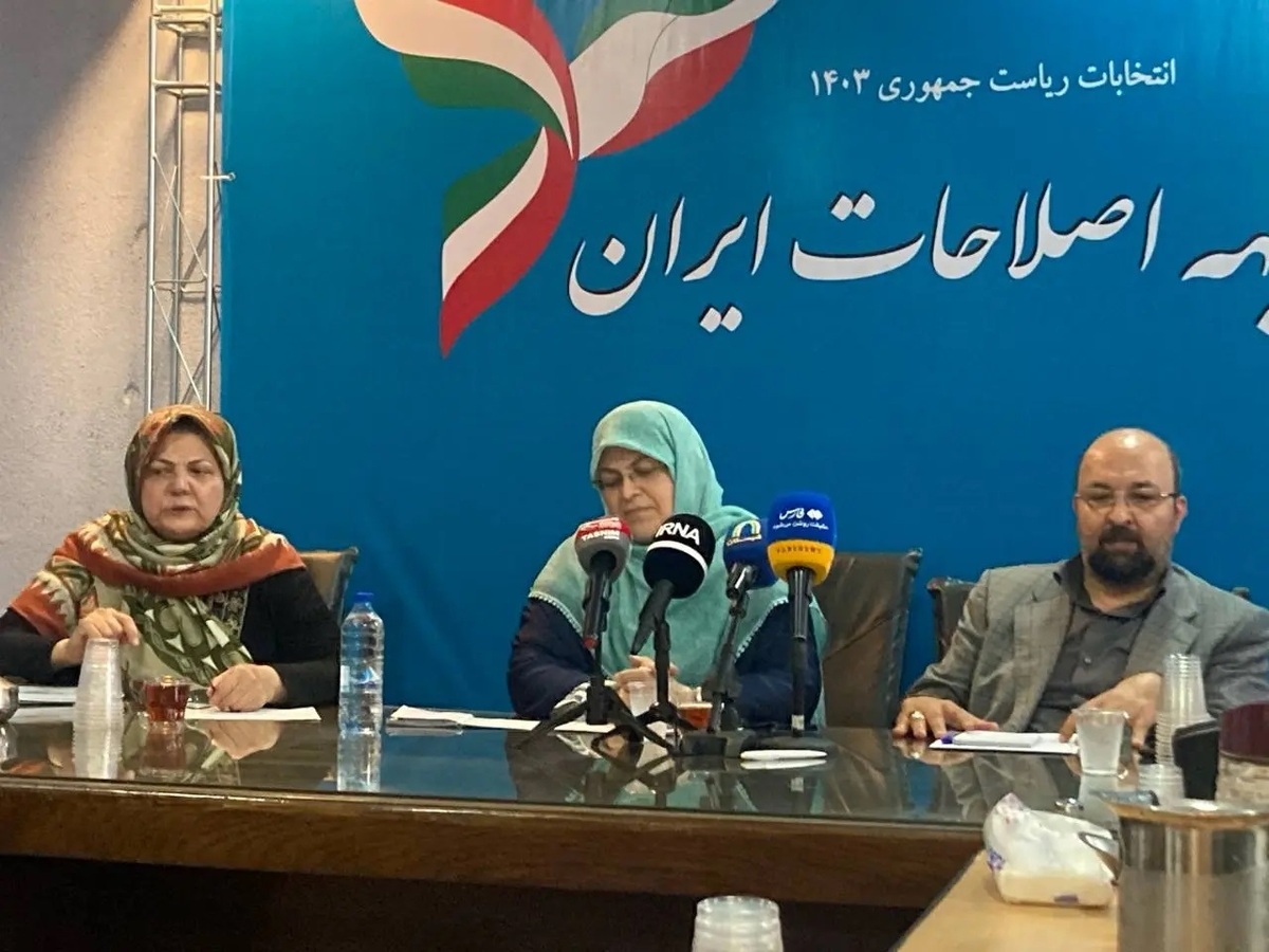 آذر منصوری: زیر بار کاندیدای نیابتی نمی‌رویم | در جبهه اصلاحات ایران، صحبتی از لاریجانی نشده است