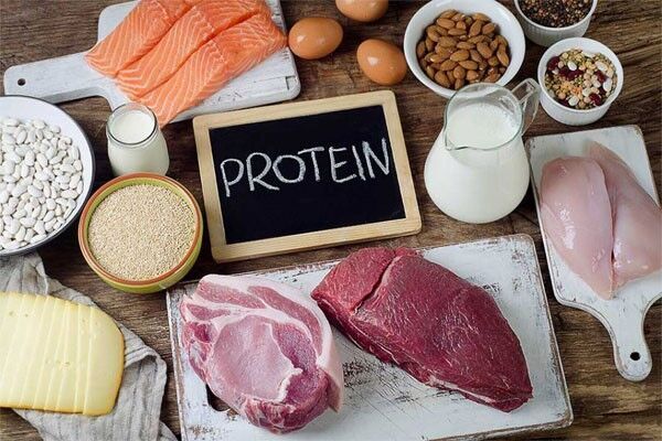 چه مقدار پروتئین در روز باید مصرف کرد؟