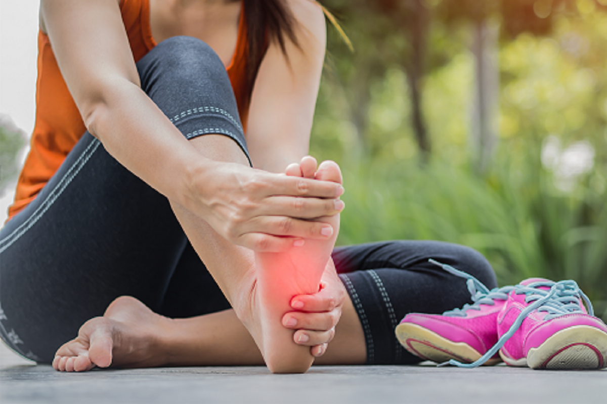 التهاب فاشیای کف پا چیست؟