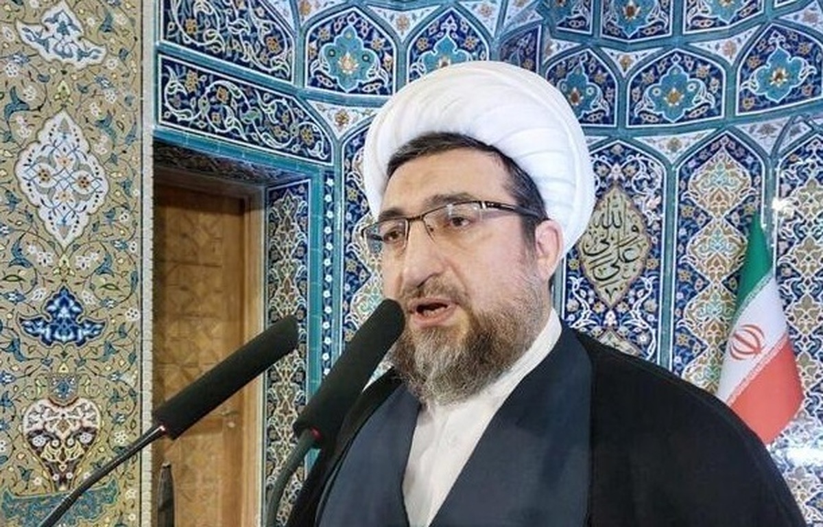 امام جمعه تبریز: برخی سیاسیون بزرگ شده در آمریکا مواظب گفتار و رفتار خود باشند