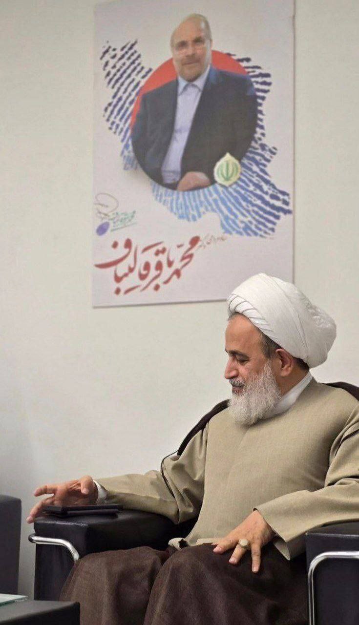 تصاویری از علیرضا پناهیان در ستاد قالیباف تصاویری از علیرضا پناهیان در ستاد قالیباف