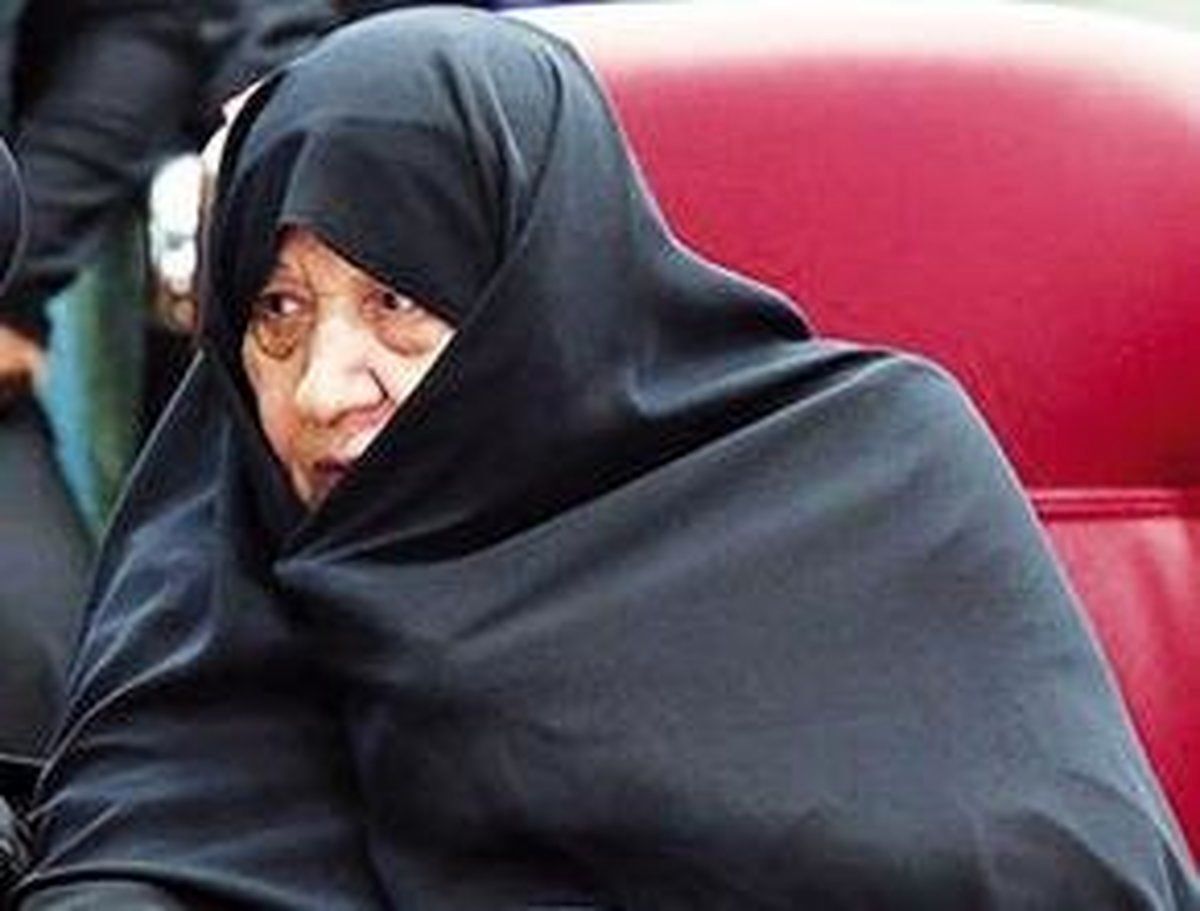 ببینید| حضور عفت مرعشی همسر مرحوم رفسنجانی در حسینیه جماران