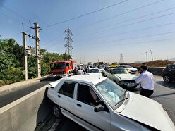 مصدومیت ۸ نفر در تصادف زنجیره‌ای تهران