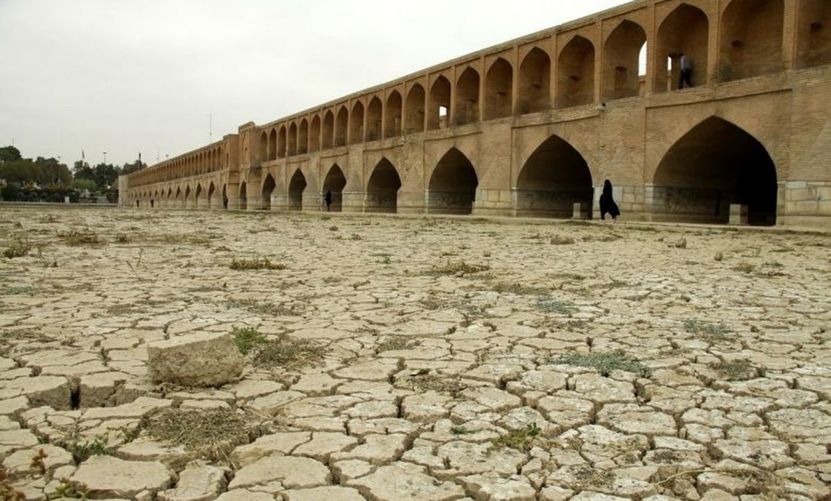 ببینید| محمد درویش، فعال و کنشگر محیط زیست: اصفهان خوشبینانه ۱۴۱۸ و بدبینانه ۱۴۰۹ تخلیه می‌شود!