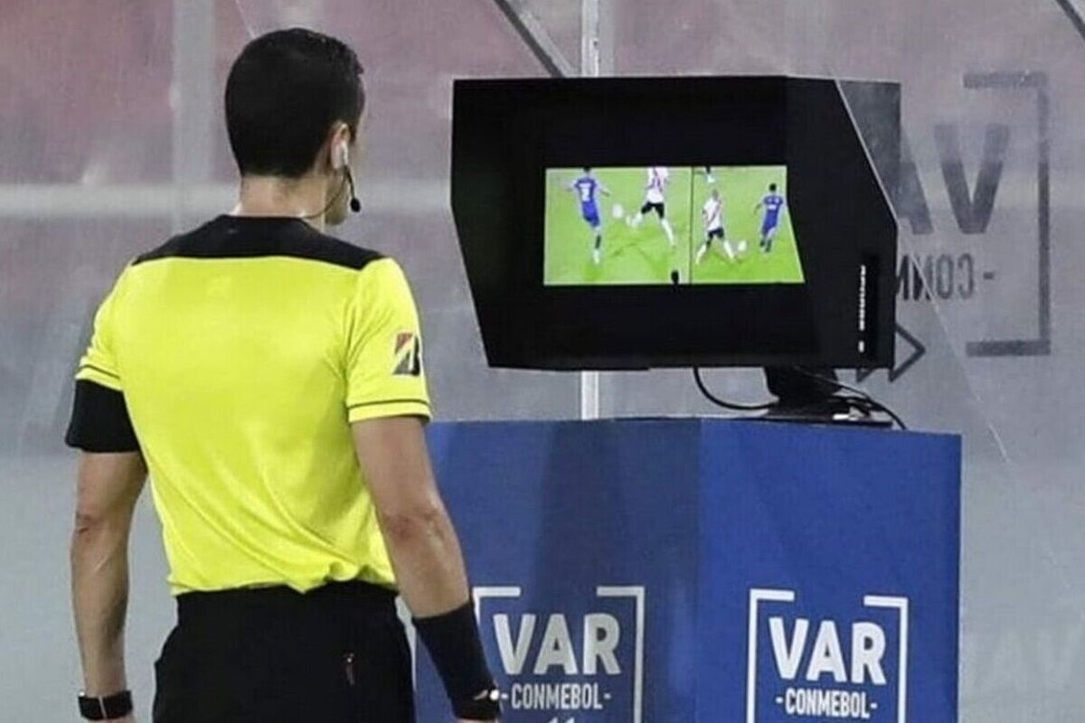 درخواست هواداران استقلال در مورد VAR