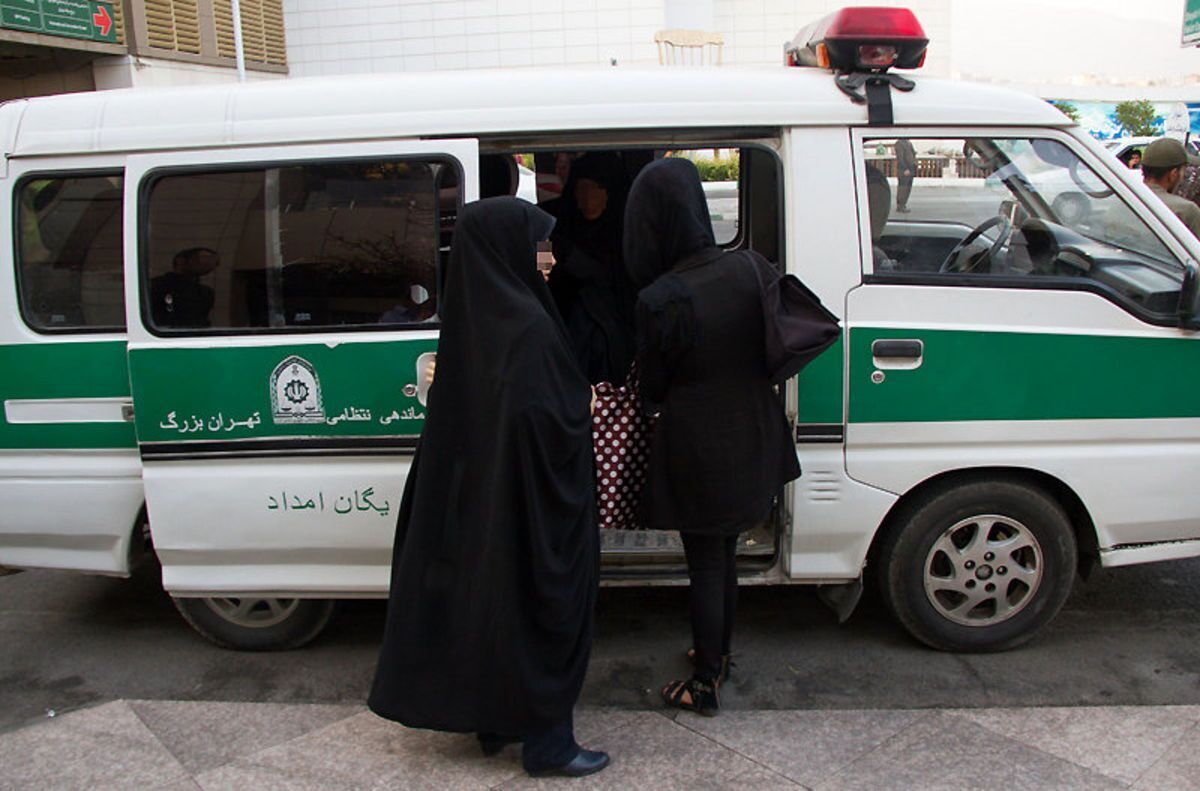 دبیر ستاد امر به معروف زنجان: بحث عفاف و حجاب یک قانون اسلامی و شرعی است ربطی به دولتها ندارد دبیر ستاد امر به معروف زنجان: بحث عفاف و حجاب یک قانون اسلامی و شرعی است ربطی به دولتها ندارد