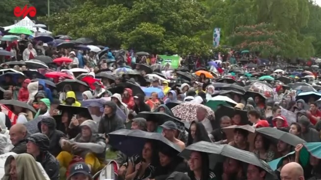 ببینید| اوضاع تماشاگران مراسم افتتاحیه المپیک پاریس ببینید| اوضاع تماشاگران مراسم افتتاحیه المپیک پاریس