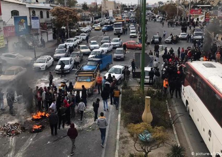 ادعای مشرق نیوز درباره پروژه آمریکا برای آشوب همزمان در ایران و لبنان