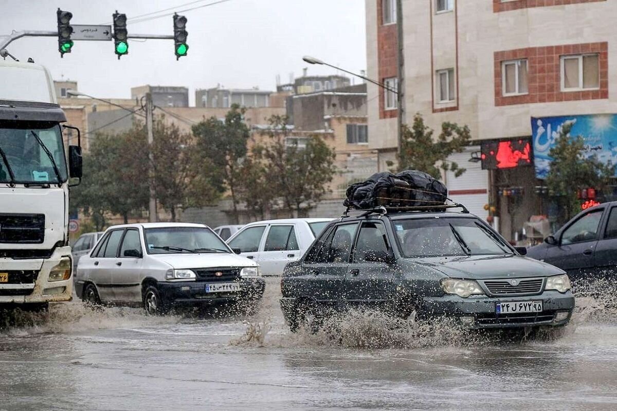 ببینید| آبگرفتگی معابر تهران در اثر بارندگی شدید